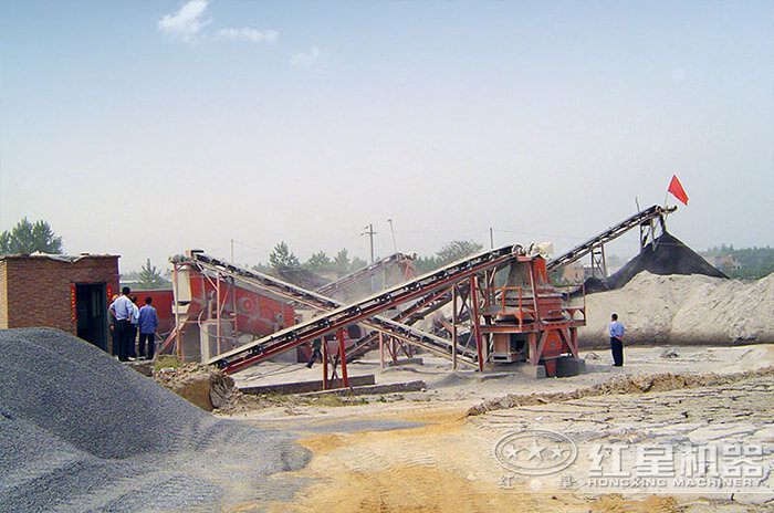 青石制砂现场 青石制砂现场